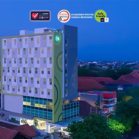 Zest Parang Raja Solo By Swiss-Belhotel International Bonorejo Extérieur photo