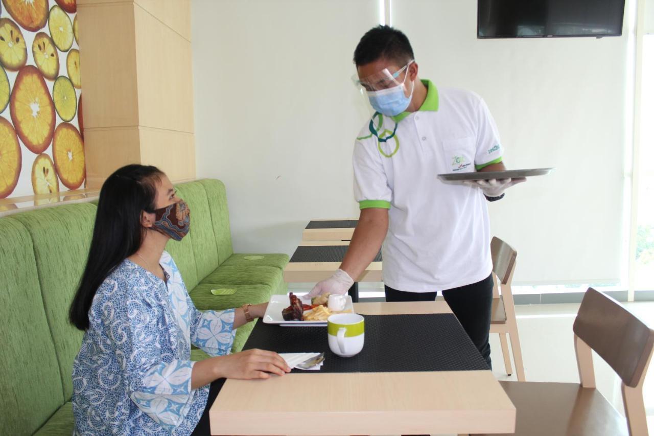 Zest Parang Raja Solo By Swiss-Belhotel International Bonorejo Extérieur photo