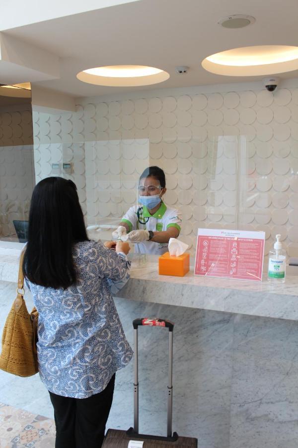 Zest Parang Raja Solo By Swiss-Belhotel International Bonorejo Extérieur photo