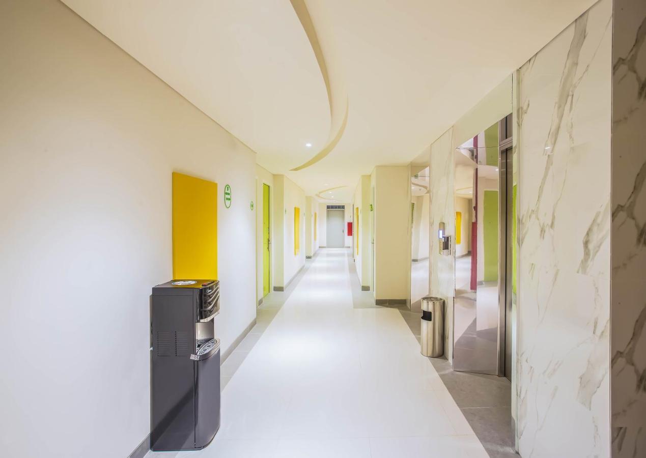 Zest Parang Raja Solo By Swiss-Belhotel International Bonorejo Extérieur photo