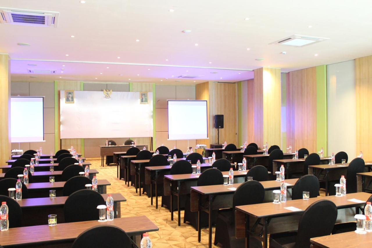 Zest Parang Raja Solo By Swiss-Belhotel International Bonorejo Extérieur photo