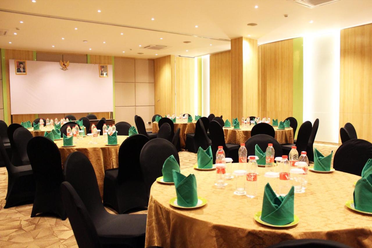 Zest Parang Raja Solo By Swiss-Belhotel International Bonorejo Extérieur photo